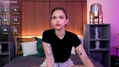 Roxana online show from 09/28/25, 09:36