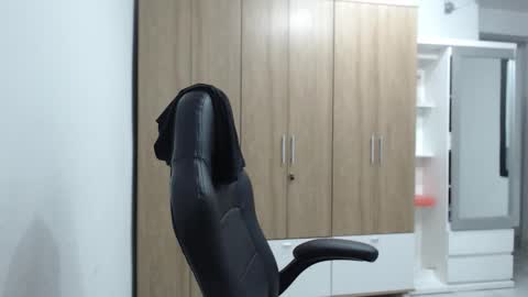 Roxana online show from 12/19/25, 02:29