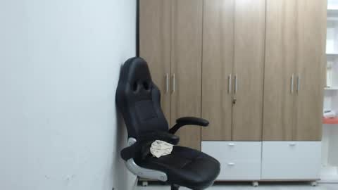 Roxana online show from 04/21/26, 02:51