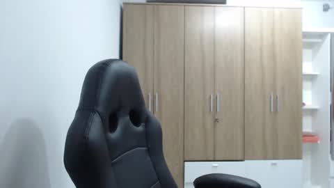 Snapshot of roxanalove7 chatting on 06/18/26, 12:11 Roxana online show from 06/18/26, 12:11