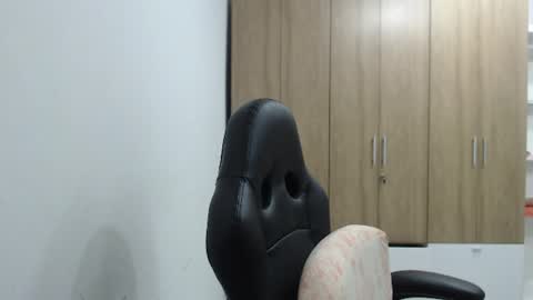 Snapshot of roxanalove7 chatting on 06/24/26, 02:21 Roxana online show from 06/24/26, 02:21