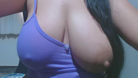Snapshot of roxanbahottt chatting on 06/03/26, 02:44 roxxy online show from 06/03/26, 02:44