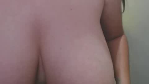 Snapshot of roxanbahottt chatting on 06/08/26, 09:20 roxxy online show from 06/08/26, 09:20