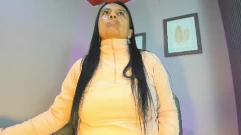  Roxanna  online show from 06/14/26, 12:18