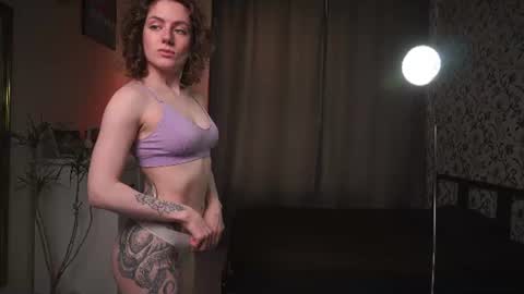 Snapshot of roxannabrik chatting on 06/19/26, 02:10 Roxy online show from 06/19/26, 02:10