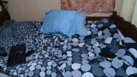 roxanne_98 online show from 02/05/25, 07:20