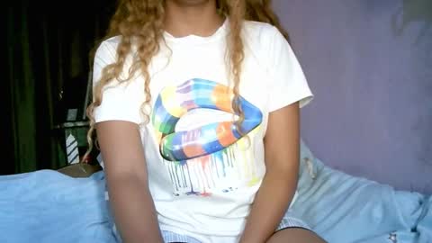 roxanne_98 online show from 02/03/26, 03:04