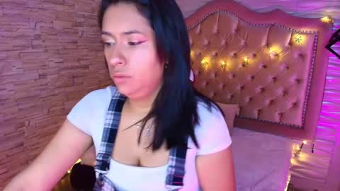 roxanne_han online show from 09/13/25, 11:32