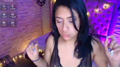 roxanne_han online show from 09/21/25, 11:34