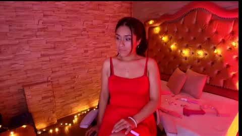 roxanne_han online show from 10/15/25, 11:32