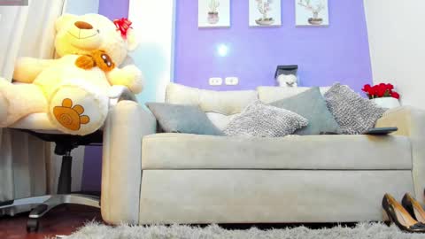 Roxanne evans   Schedule 700 -1400GTM-5 online show from 02/18/25, 01:44