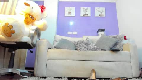 Roxanne evans   Schedule 700 -1400GTM-5 online show from 09/17/25, 01:02