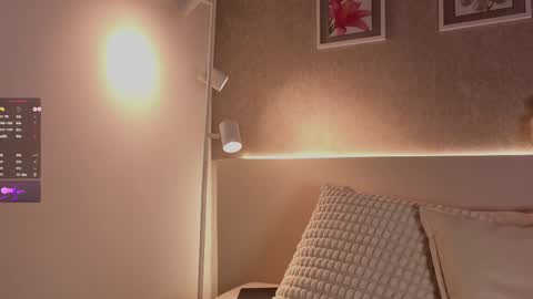 Roxanne Gomez online show from 10/02/25, 12:56