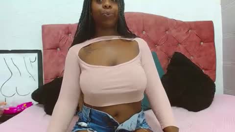 roxannelips online show from 02/19/25, 07:39