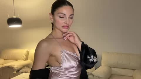 Snapshot of roxellesilvara chatting on 07/15/26, 11:32 Roxy online show from 07/15/26, 11:32