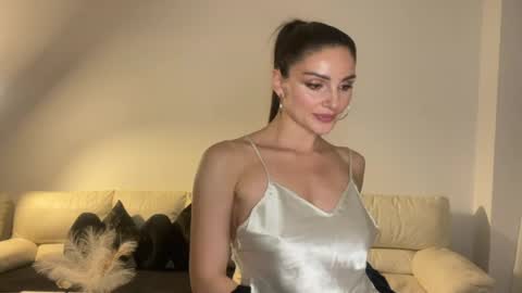 Snapshot of roxellesilvara chatting on 08/03/26, 11:41 Roxy online show from 08/03/26, 11:41