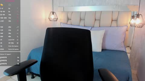 Roxie  online show from 12/19/24, 11:03