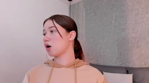 Roxie  online show from 12/30/24, 06:05