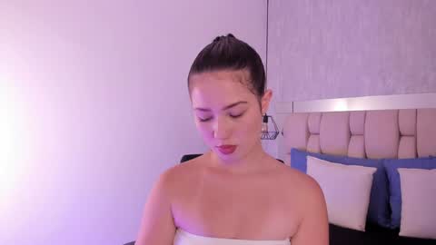 Roxie  online show from 01/21/25, 07:39