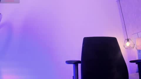 Roxie  online show from 02/17/25, 11:53