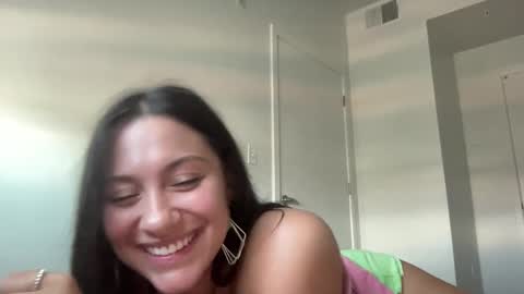 Snapshot of roxie_v chatting on 09/09/25, 06:51 Roxie online show from 09/09/25, 06:51