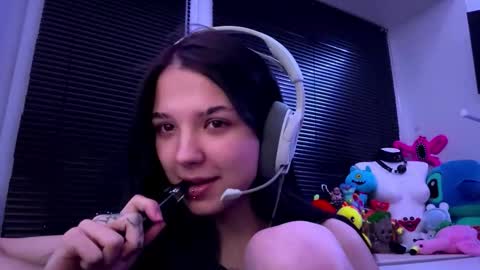 Hana online show from 10/16/25, 01:34