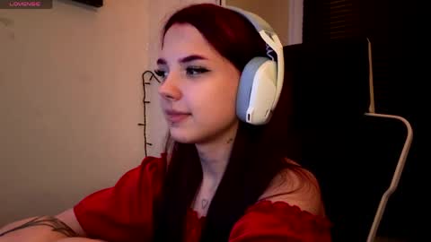 Snapshot of roxiepiurkowski chatting on 03/30/26, 04:30 Hana online show from 03/30/26, 04:30