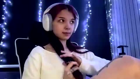 Hana online show from 06/08/26, 03:12