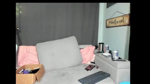 Snapshot of roxihazeleyes chatting on 03/01/25, 07:51 roxihazeleyes online show from 03/01/25, 07:51