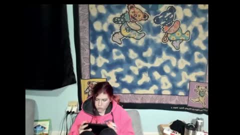 Snapshot of roxihazeleyes chatting on 03/05/25, 08:00 roxihazeleyes online show from 03/05/25, 08:00