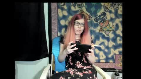 Snapshot of roxihazeleyes chatting on 03/11/25, 02:43 roxihazeleyes online show from 03/11/25, 02:43