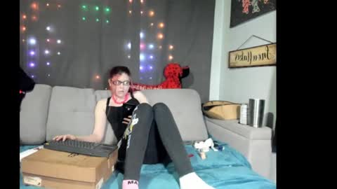 Snapshot of roxihazeleyes chatting on 09/10/25, 11:38 roxihazeleyes online show from 09/10/25, 11:38