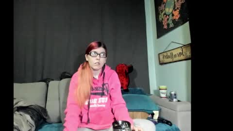 Snapshot of roxihazeleyes chatting on 09/17/25, 07:54 roxihazeleyes online show from 09/17/25, 07:54