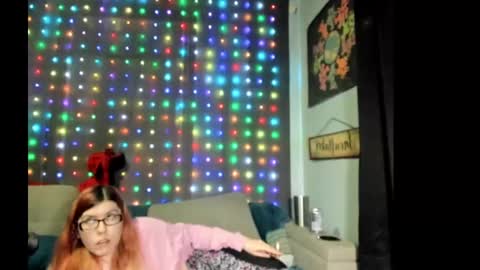 Snapshot of roxihazeleyes chatting on 10/07/25, 03:42 roxihazeleyes online show from 10/07/25, 03:42