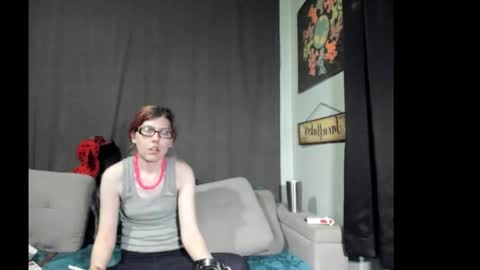 Snapshot of roxihazeleyes chatting on 10/13/25, 12:32 roxihazeleyes online show from 10/13/25, 12:32