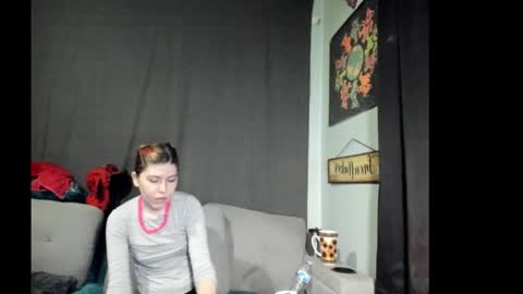 Snapshot of roxihazeleyes chatting on 10/21/25, 05:35 roxihazeleyes online show from 10/21/25, 05:35