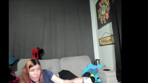 Snapshot of roxihazeleyes chatting on 10/23/25, 05:23 roxihazeleyes online show from 10/23/25, 05:23