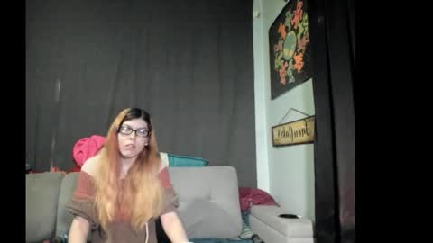 Snapshot of roxihazeleyes chatting on 11/03/25, 07:59 roxihazeleyes online show from 11/03/25, 07:59