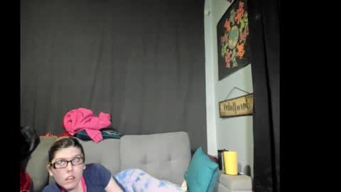 Snapshot of roxihazeleyes chatting on 11/05/25, 02:11 roxihazeleyes online show from 11/05/25, 02:11