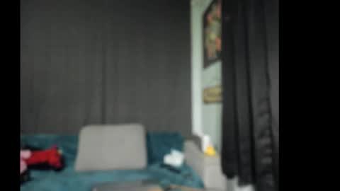 Snapshot of roxihazeleyes chatting on 11/25/25, 12:21 roxihazeleyes online show from 11/25/25, 12:21