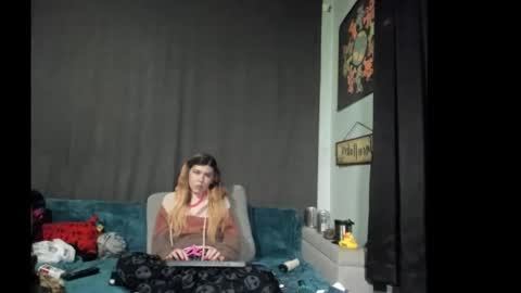 Snapshot of roxihazeleyes chatting on 11/27/25, 10:17 roxihazeleyes online show from 11/27/25, 10:17