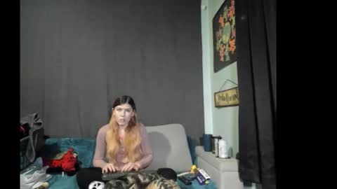 Snapshot of roxihazeleyes chatting on 12/02/25, 05:02 roxihazeleyes online show from 12/02/25, 05:02