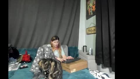 Snapshot of roxihazeleyes chatting on 12/03/25, 05:48 roxihazeleyes online show from 12/03/25, 05:48