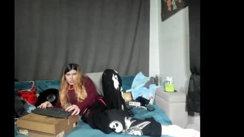 Snapshot of roxihazeleyes chatting on 12/21/25, 05:58 roxihazeleyes online show from 12/21/25, 05:58