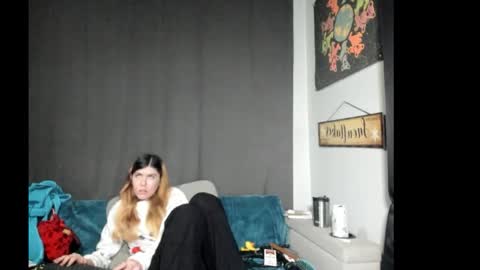 Snapshot of roxihazeleyes chatting on 01/11/26, 02:33 roxihazeleyes online show from 01/11/26, 02:33