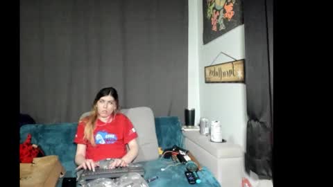 Snapshot of roxihazeleyes chatting on 01/15/26, 05:16 roxihazeleyes online show from 01/15/26, 05:16