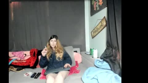 Snapshot of roxihazeleyes chatting on 02/16/26, 10:39 roxihazeleyes online show from 02/16/26, 10:39