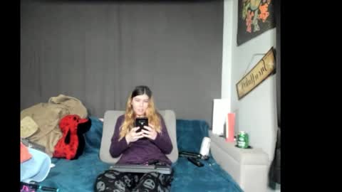 Snapshot of roxihazeleyes chatting on 02/20/26, 04:53 roxihazeleyes online show from 02/20/26, 04:53