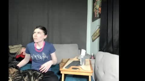 Snapshot of roxihazeleyes chatting on 03/01/26, 03:30 roxihazeleyes online show from 03/01/26, 03:30