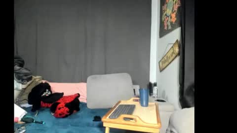 Snapshot of roxihazeleyes chatting on 03/03/26, 06:19 roxihazeleyes online show from 03/03/26, 06:19